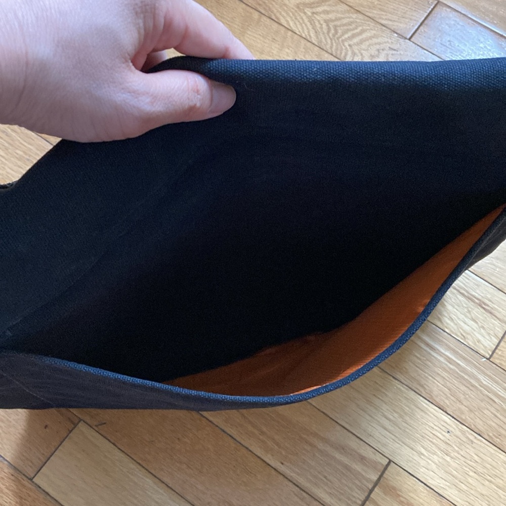 Pantone Messenger Bag - Picture 4 of 15
